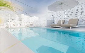 Ma Maison No5 Penthouse Loft, Private Heated Pool, Acropolis View, Ultra High Speed Internet 300 Mbps, Short Walk To Acropolis, Parking Upon Request, 1' From Metro